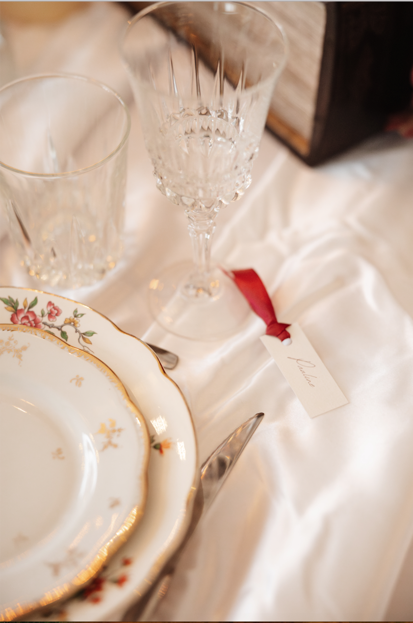 Assiettes plates dépareillées vintage – Image 2