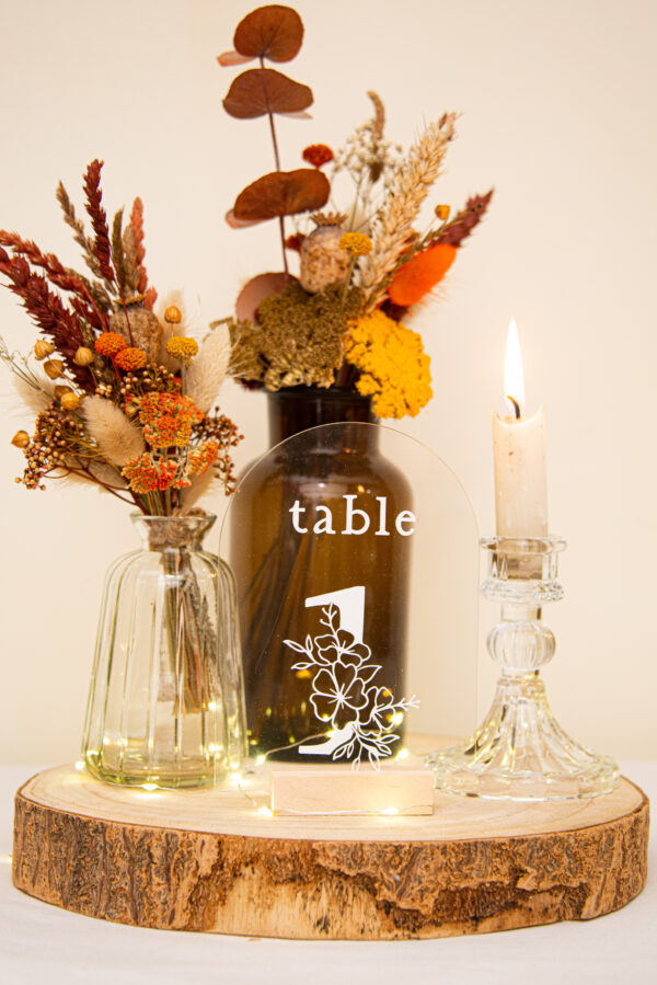 Numéros de table en plexi fleuri – Image 3