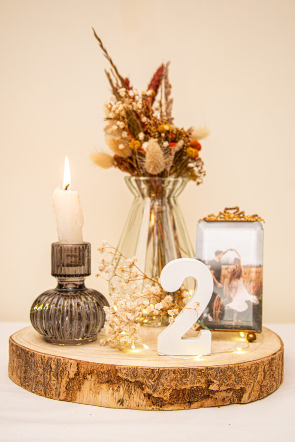 Numéros de table en bois blanc – Image 2