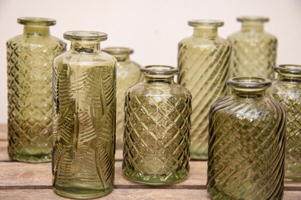 Vases en verre vert